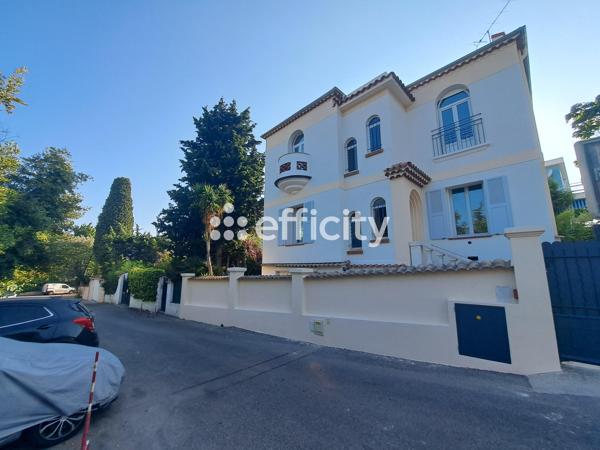 Maison
         12 pièces
        - 200 m² 1 300 000 € *
