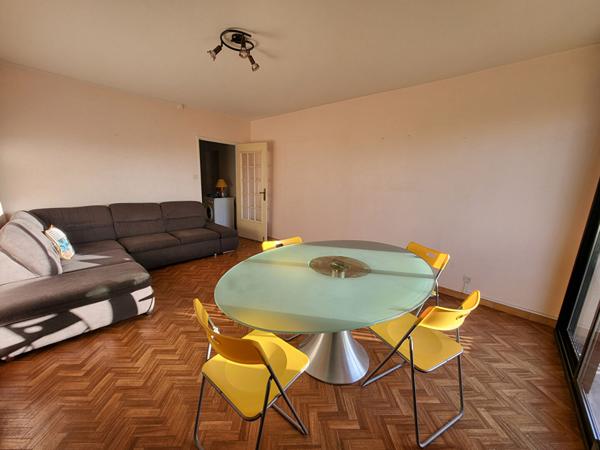 À vendre : Appartement 4 pièces dernier étage