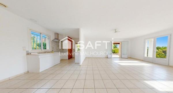 Maison de plain-pied – 3 chambres – un garage - Terrain clos –