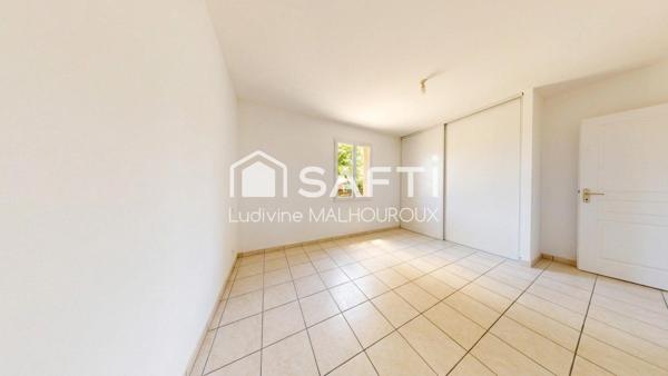 Maison de plain-pied – 3 chambres – un garage - Terrain clos –