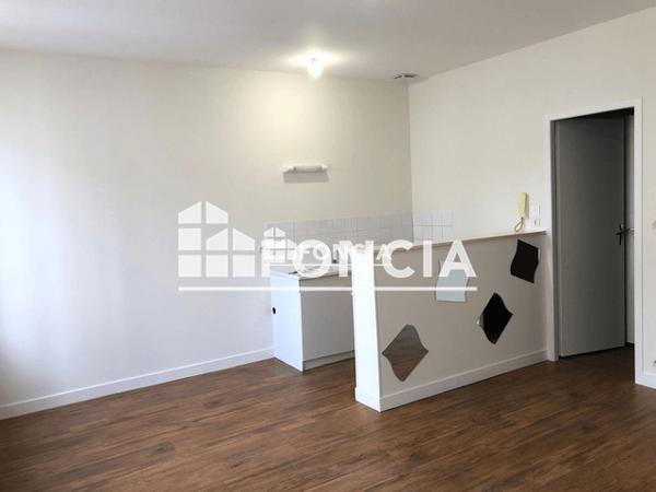 Location Appartement 2 pièces 35.23 m² - 34 RUE THIERS - APT N°1 (RDC RUE) Rochefort 17300
