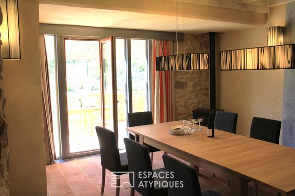 Domaine Bucolique de 8 ha – Mas et gîtes avec bassin naturel