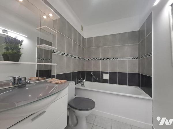 LA BAULE - SECTEUR GARE - GRAND CLOS - STUDIO AVEC STATIONNEMENT