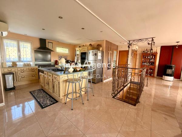 Maison à VERON, 89510 - 8 pièces 270m²