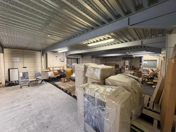 Location                                                      Local industriel
                        
                     10 pièces                      1000 m2                     à Épagny-Metz-Tessy