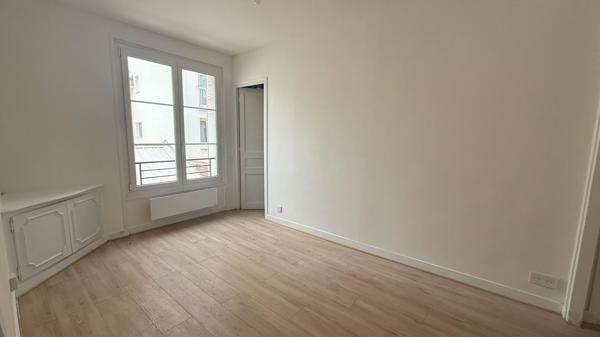 Appartement Paris 2 pièces 43 m2 - PARIS 17  GUY MÔQUET