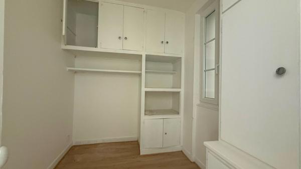 Appartement Paris 2 pièces 43 m2 - PARIS 17  GUY MÔQUET
