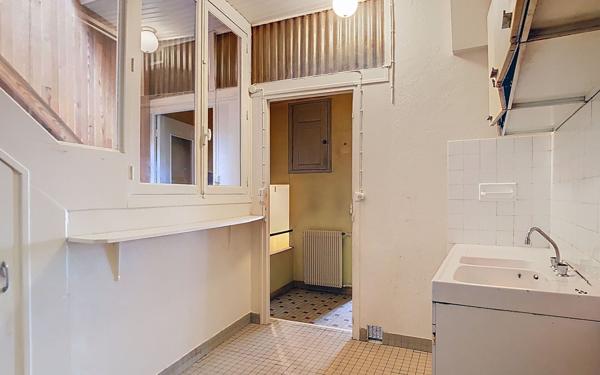 Maison à vendre    3 pièces •  Mur-de-Barrez