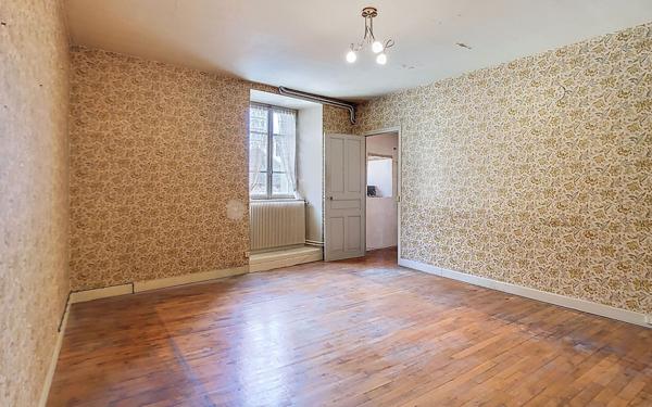 Maison à vendre    3 pièces •  Mur-de-Barrez