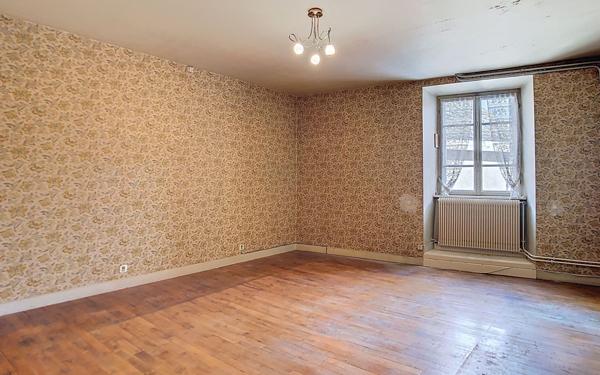 Maison à vendre    3 pièces •  Mur-de-Barrez