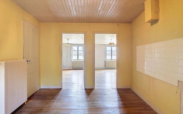 Maison à vendre    3 pièces •  Mur-de-Barrez