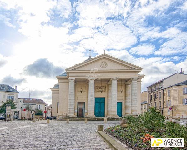 Versailles Montreuil St-Symphorien 4 pièces 100 m² situé au 3ème étage avec ascenseur, balcon et parking €599 000 ** - Référence 26208