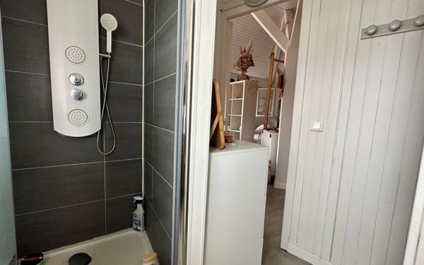 Appartement à vendre    1 pièce •  Angresse