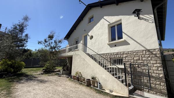 Millau (12100) Maison 3 pièces avec jardin, fonctionnelle et économe