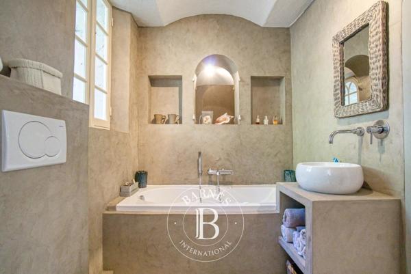 Châteauneuf-Grasse, Villa 6 Chambres -  550 m² à vendre