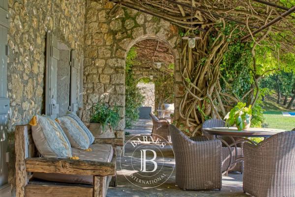 Châteauneuf-Grasse, Villa 6 Chambres -  550 m² à vendre