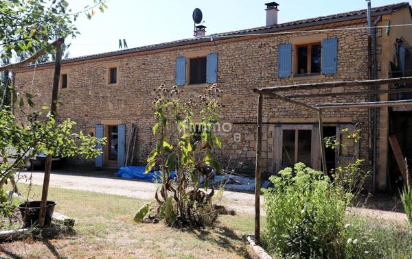 Chartreuse avec longère et moulin sur un terrain de 24086m²