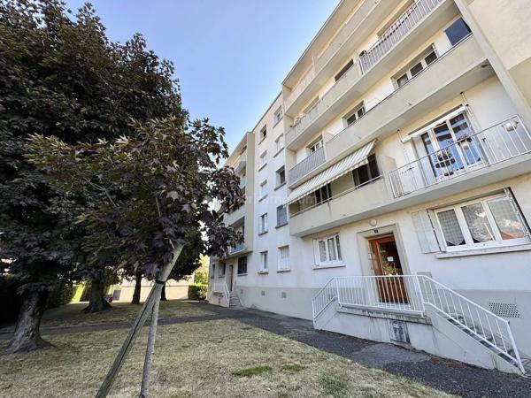 Vente                                                      Appartement
                        
                     4 pièces                      62 m2                     à Fontaine