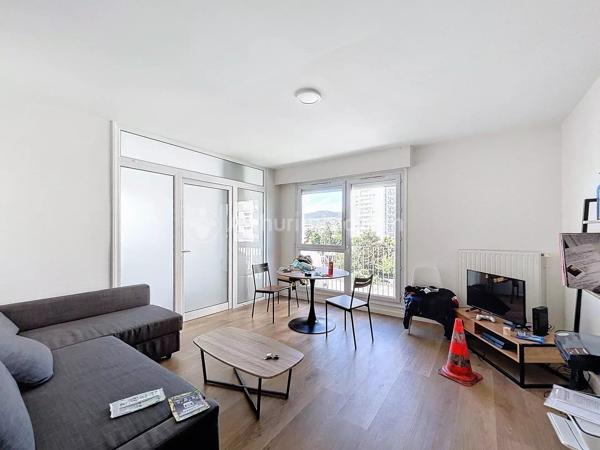 Location                                                      Appartement
                        
                     4 pièces                      79 m2                     à Clermont-Ferrand
