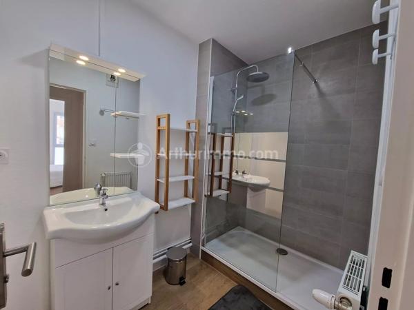 Location                                                      Appartement
                        
                     4 pièces                      79 m2                     à Clermont-Ferrand
