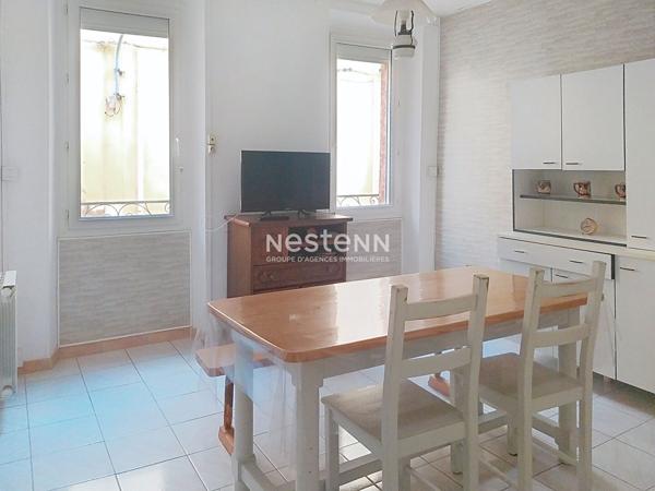 Sur la commune de Elne, Maison de village avec extérieur