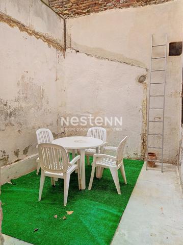 Sur la commune de Elne, Maison de village avec extérieur