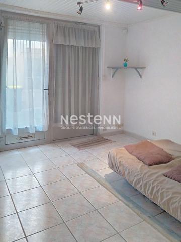 Sur la commune de Elne, Maison de village avec extérieur