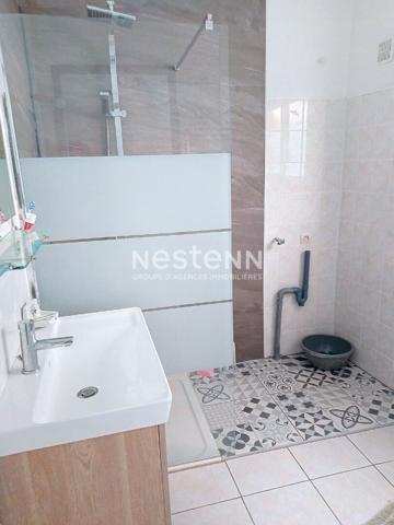 Sur la commune de Elne, Maison de village avec extérieur