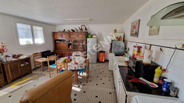 Maison située rive gauche à 800 m de la Madeleine et de ses commodités !