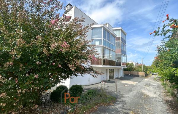 Appartement lumineux avec balcon bow window