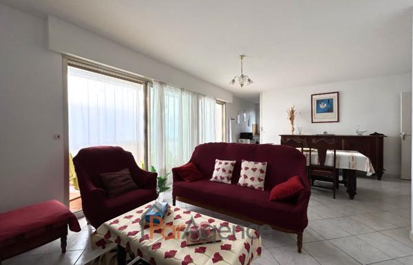 Appartement lumineux avec balcon bow window