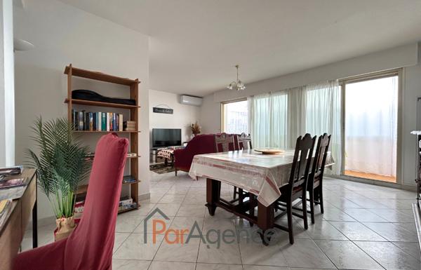 Appartement lumineux avec balcon bow window