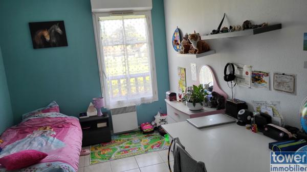 Bergerac.Maison type F4 de 83 m2 avec jardin dans résidence sécurisée avec piscine