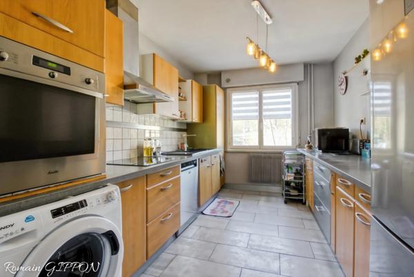 À VENDRE - Appartement F3 de 71m2 avec balcon, garage, cave et grenier - NANCY, avenue de la libération (54)