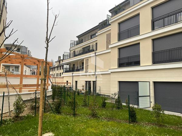Appartement 4 pièces 94 m² avec terrasse et loggia (78560 LE PORT MARLY )