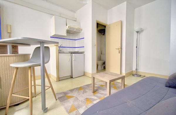 AGEN HYPER CENTRE VILLE - Appartement studio lumineux et calme au sein d'un quartier recherché.
