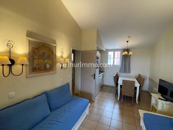 Vente                                                      Appartement
                        
                     3 pièces                      42 m2                     à Grimaud