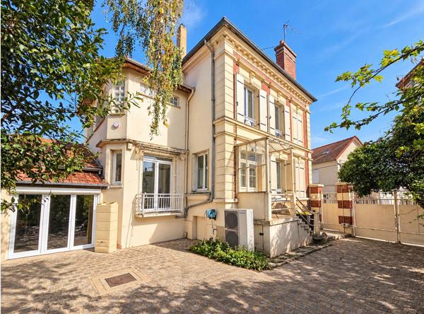 Maison centre-ville - 160 m² + dépendance 47 m² - 640 m² de parcelle