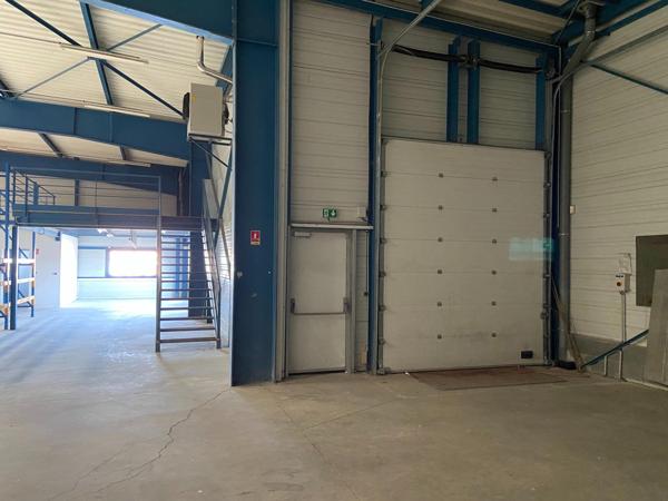 Local 880 M² - Beauvoir Sur Mer (85)