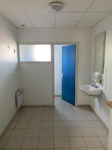 Local 880 M² - Beauvoir Sur Mer (85)