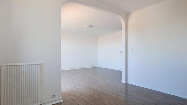 Appartement 4 pièces terrasse et vue dégagée