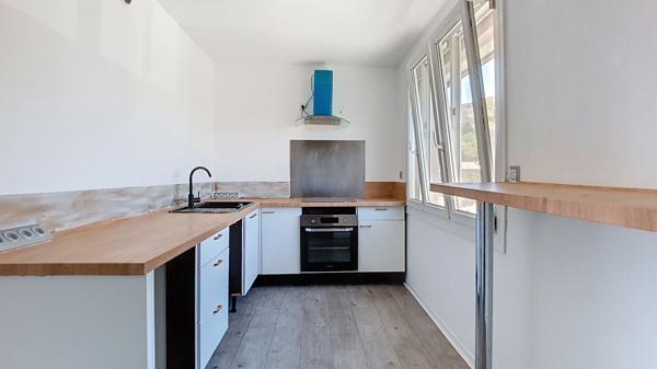 Appartement 4 pièces terrasse et vue dégagée