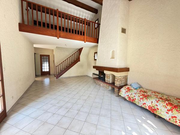 Maison Bouc Bel Air 4 pièce(s) 134m² environ, 424m² de terrain, exposition sud, grand garage, studio indépendant, 3 chambres