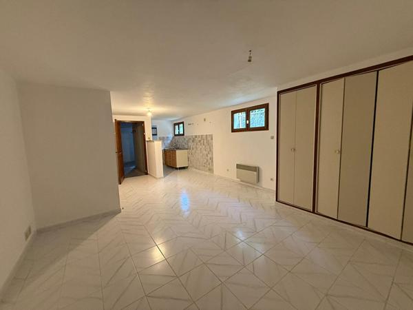 Maison Bouc Bel Air 4 pièce(s) 134m² environ, 424m² de terrain, exposition sud, grand garage, studio indépendant, 3 chambres