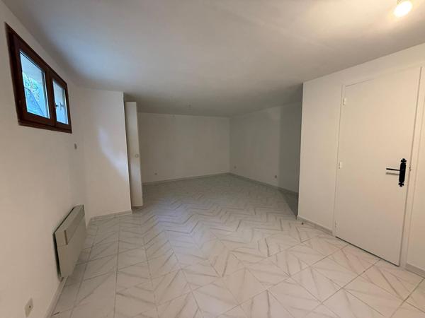 Maison Bouc Bel Air 4 pièce(s) 134m² environ, 424m² de terrain, exposition sud, grand garage, studio indépendant, 3 chambres