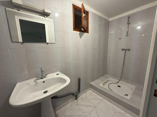 Maison Bouc Bel Air 4 pièce(s) 134m² environ, 424m² de terrain, exposition sud, grand garage, studio indépendant, 3 chambres