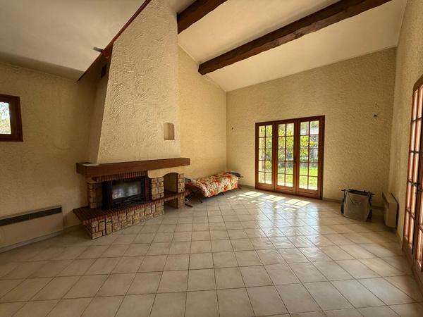 Maison Bouc Bel Air 4 pièce(s) 134m² environ, 424m² de terrain, exposition sud, grand garage, studio indépendant, 3 chambres