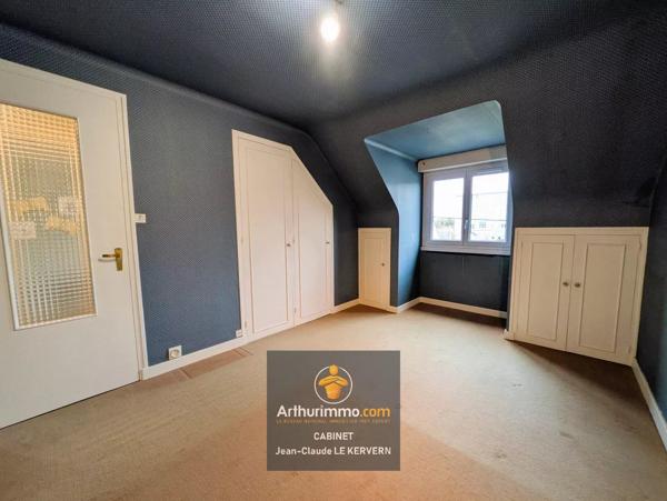Vente                                                      Maison
                        
                     7 pièces                      193 m2                     à Saint-Brieuc