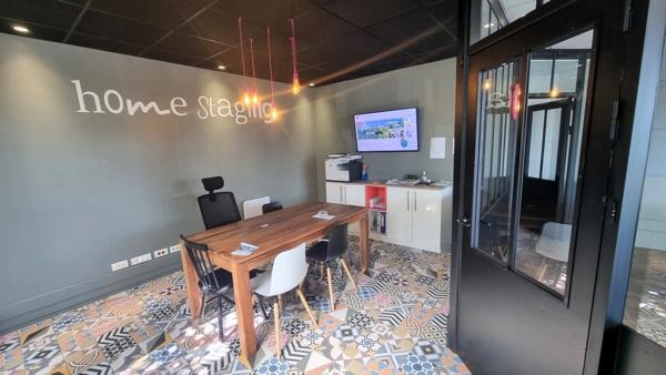 Dpt Charente Maritime (17), à vendre SAINT PIERRE D'OLERON Local commercial - Plain pied terrain 680m²