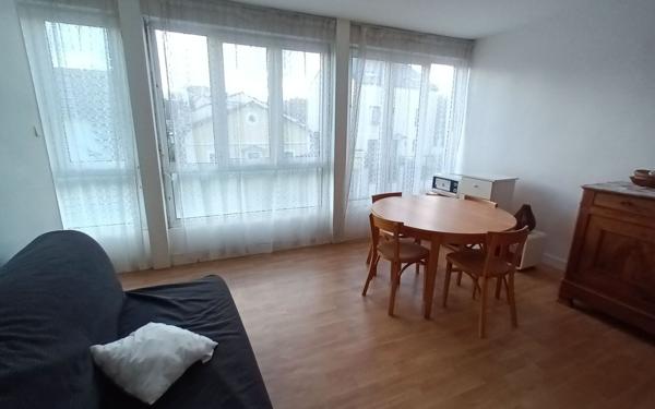 Appartement à vendre    2 pièces • 29,80 m2 Antony